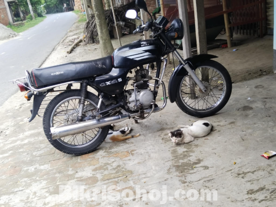 Bajaj Boxer 100